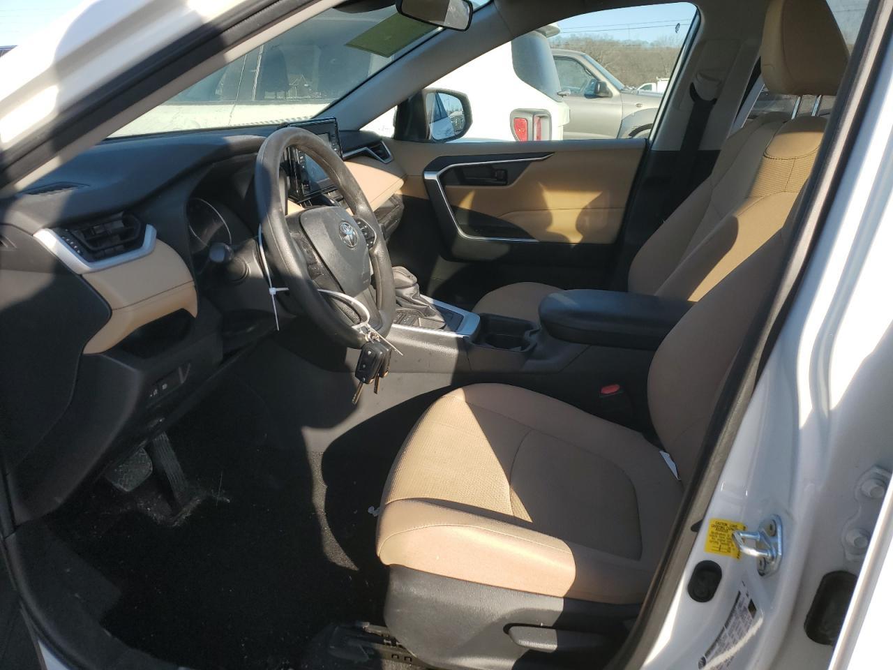 2021 TOYOTA RAV4 LE - Image 7