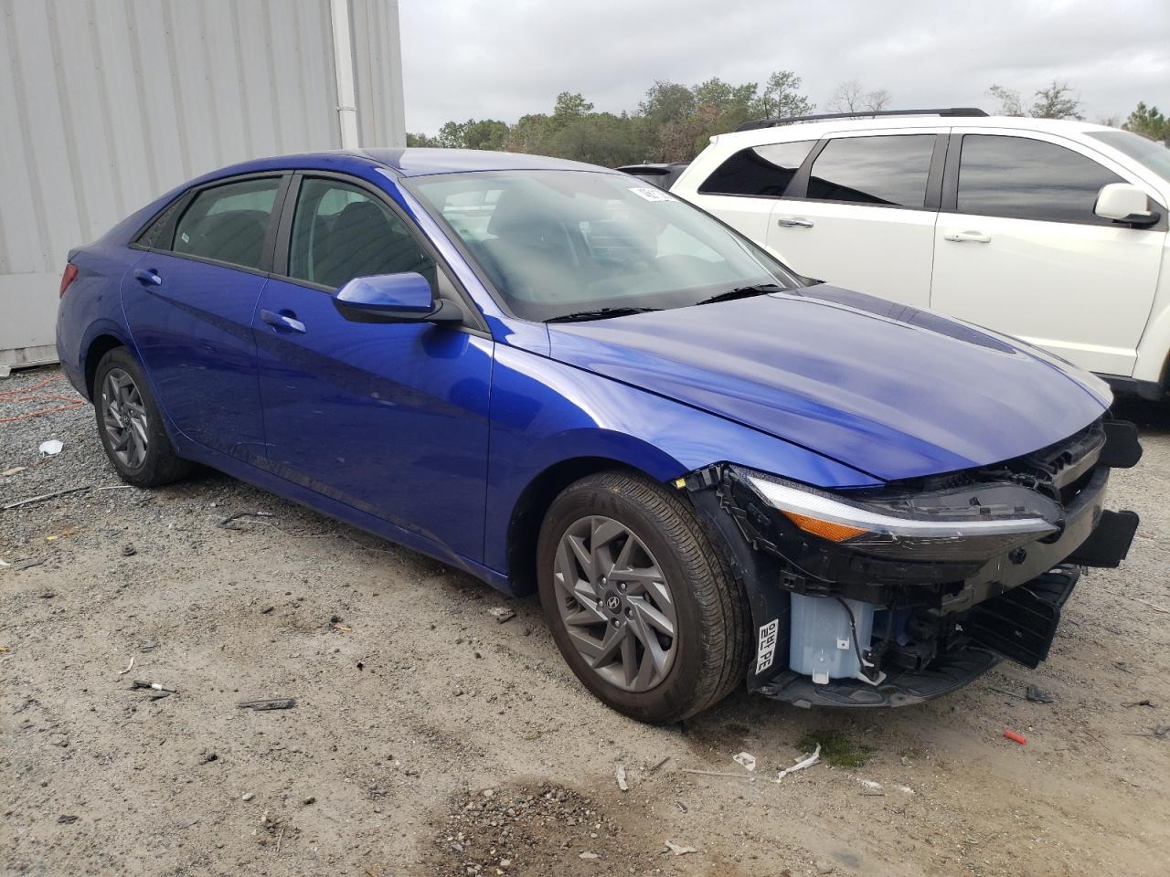2024 HYUNDAI ELANTRA SE - Фото 4