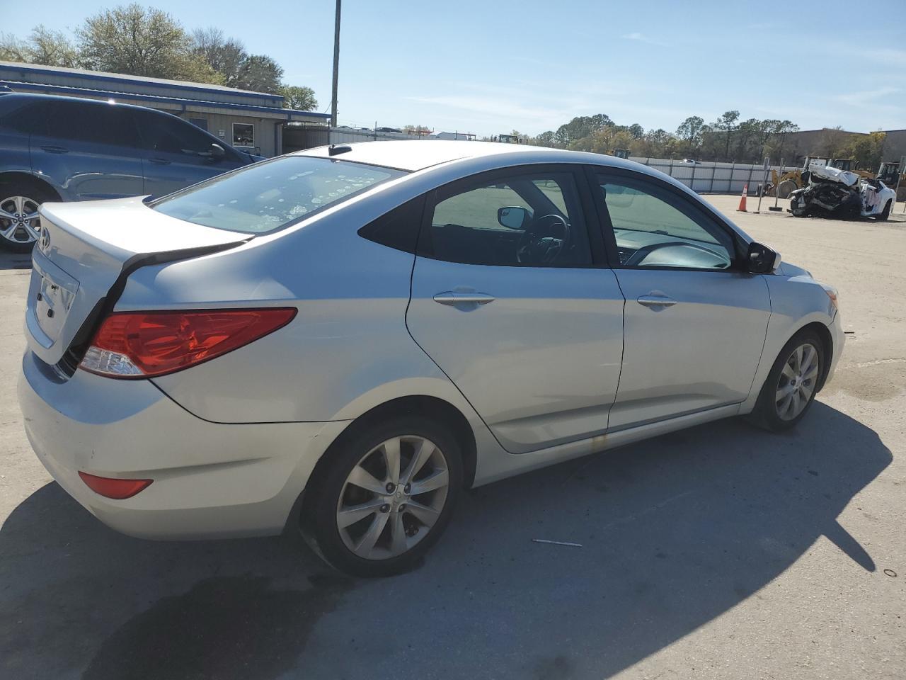 2014 HYUNDAI ACCENT GLS - Image 3