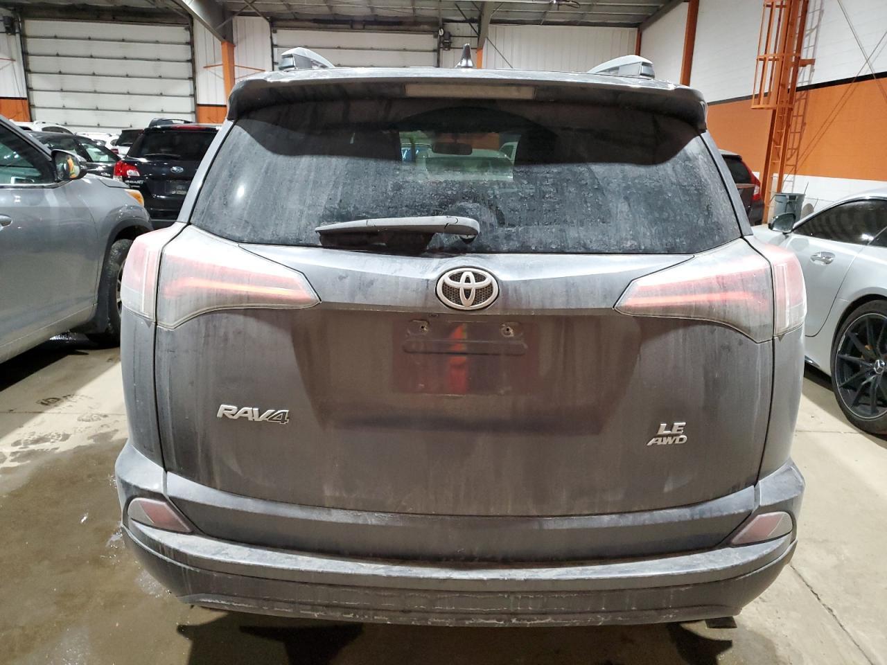 2016 TOYOTA RAV4 LE - Фото 6
