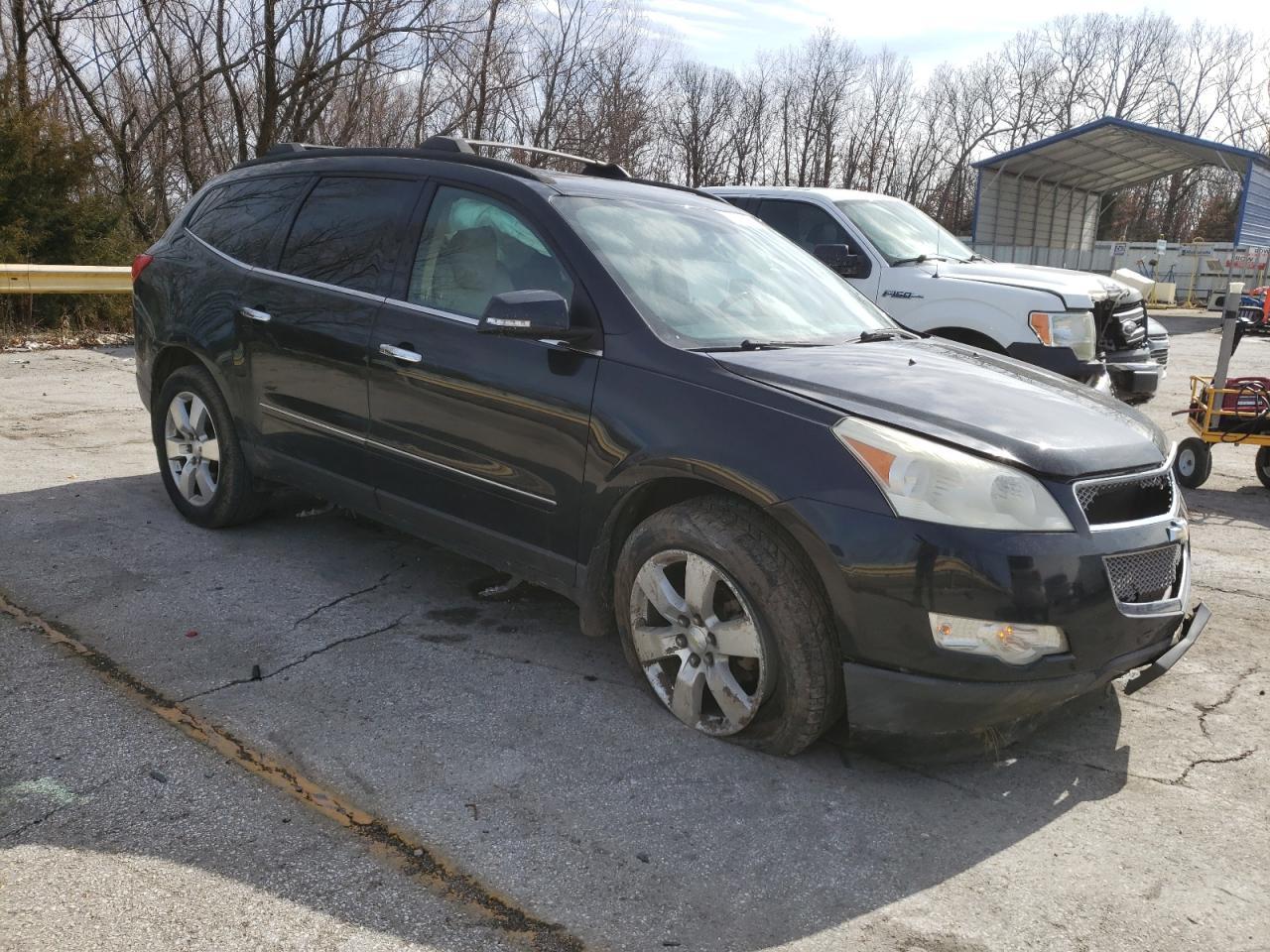 2011 CHEVROLET TRAVERSE L - Image 4