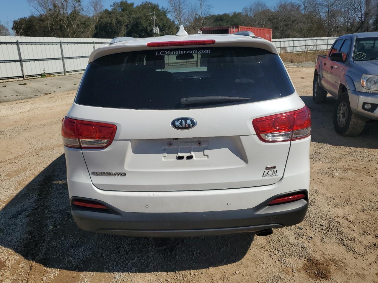2017 KIA SORENTO LX - Image 6