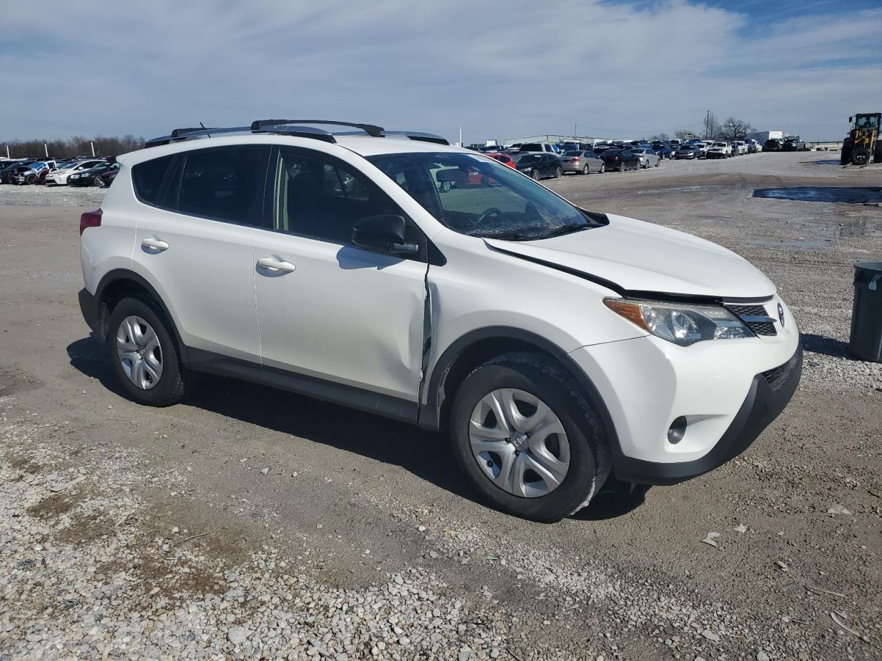 2015 TOYOTA RAV4 LE - Image 4