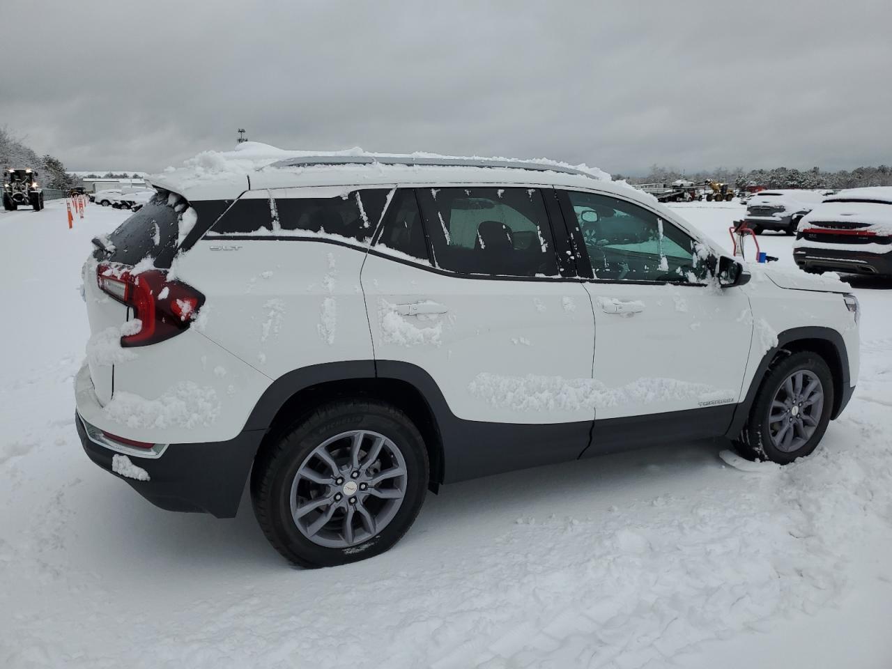 2023 GMC TERRAIN SL - Image 3