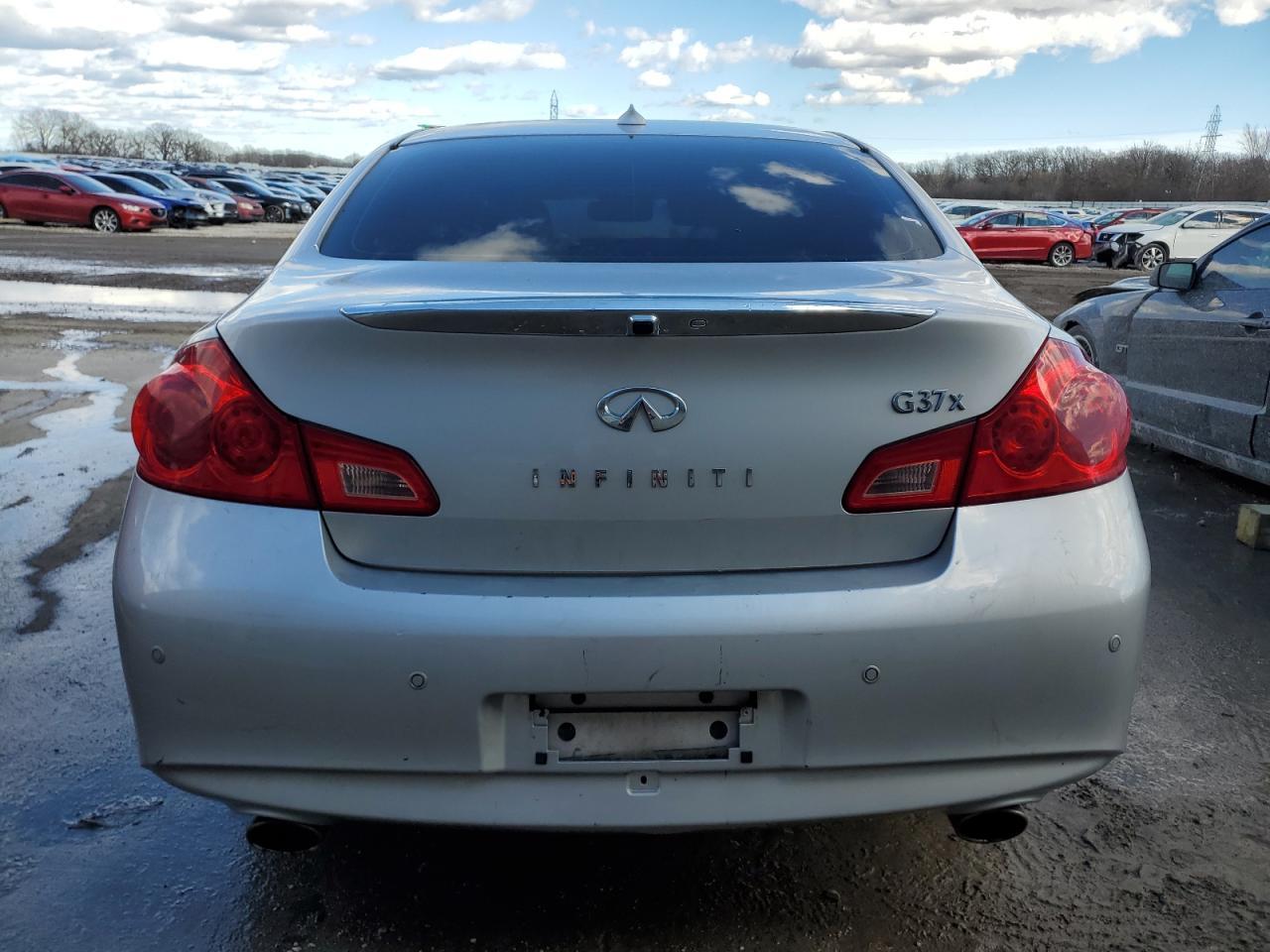 2012 INFINITI G37 - Image 6