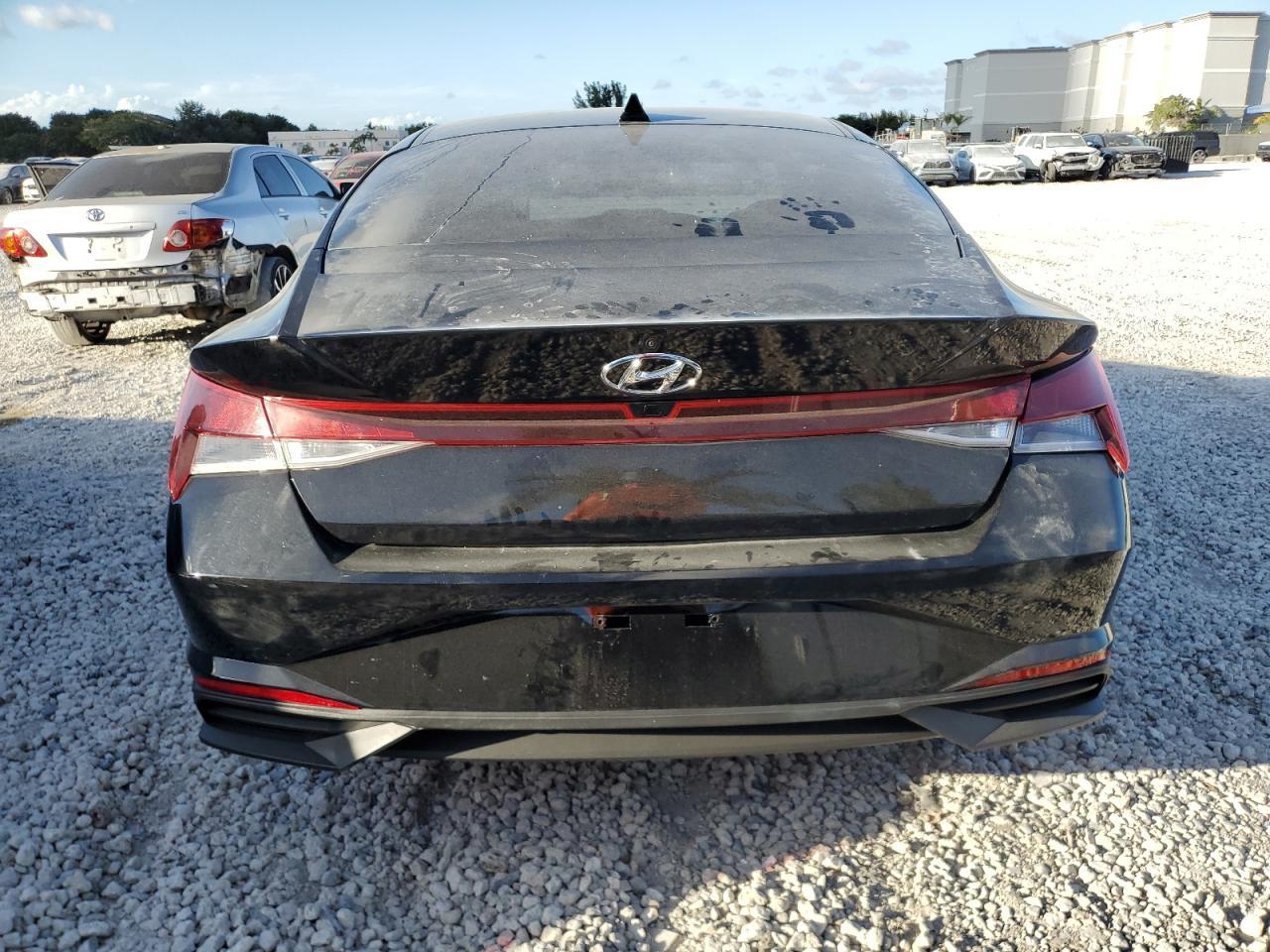 2022 HYUNDAI ELANTRA SE - Фото 6