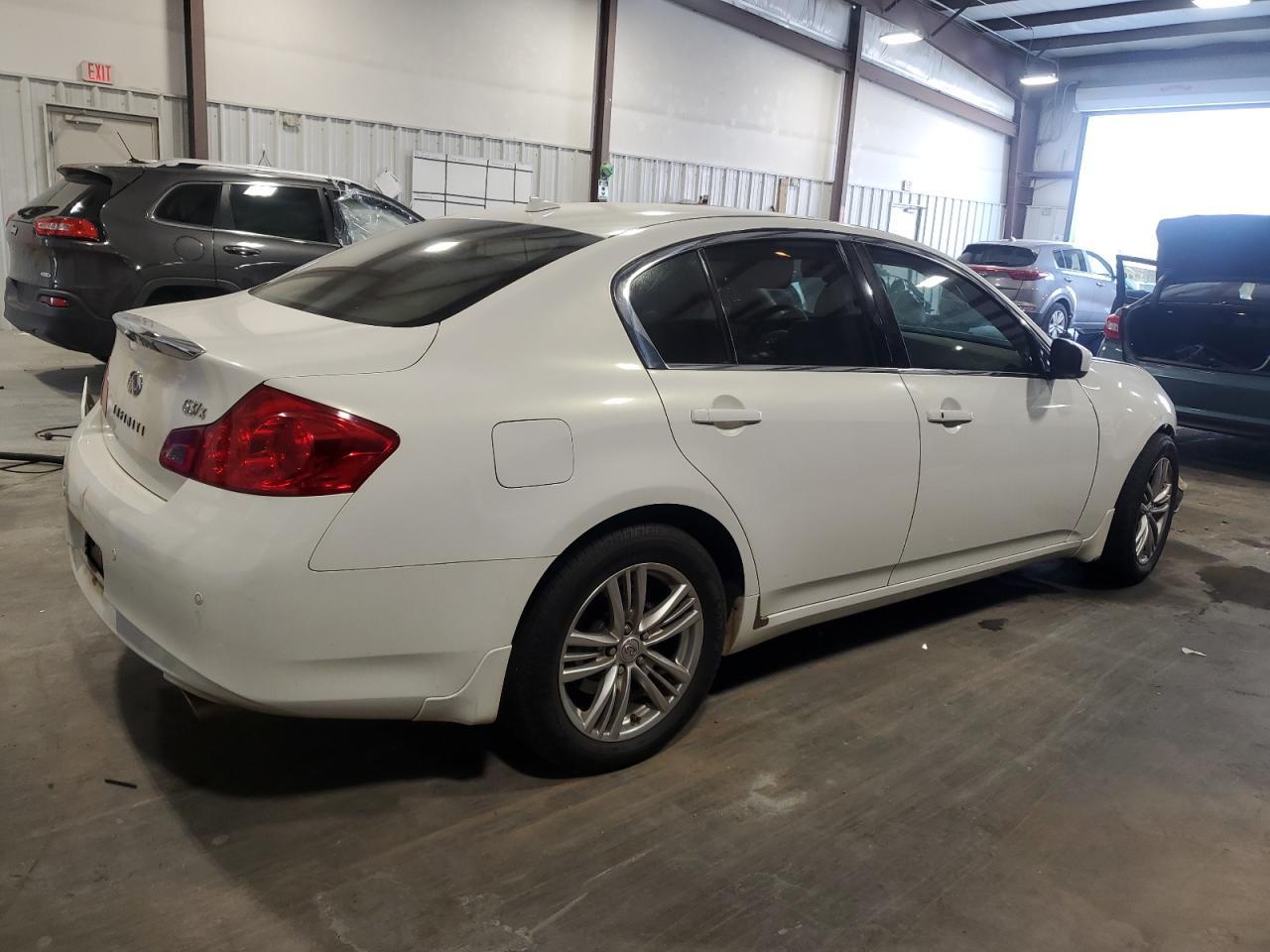 2012 INFINITI G37 - Image 3