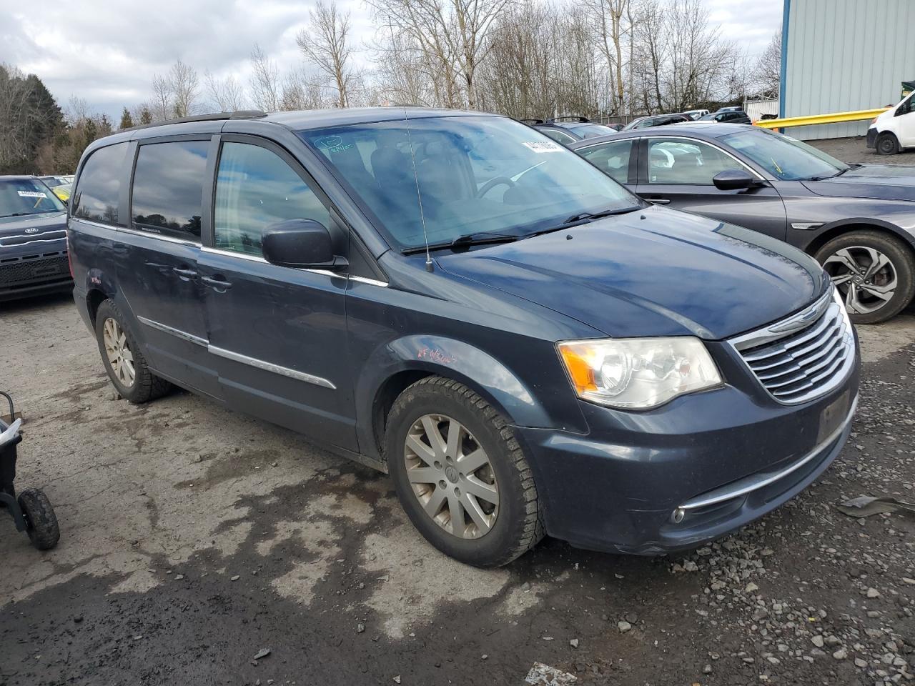 2014 CHRYSLER TOWN & COU - Image 4
