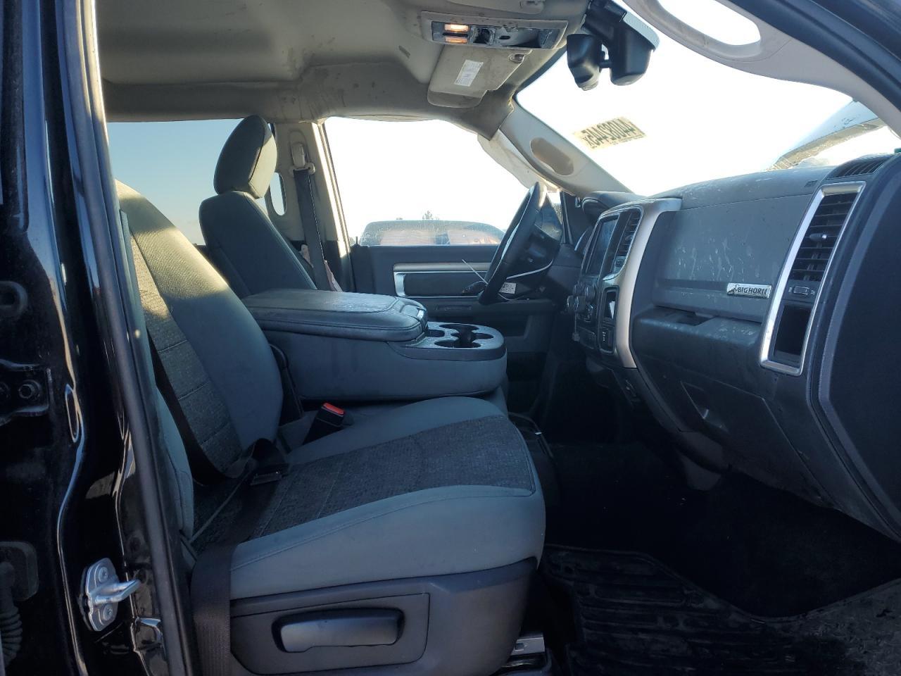 2017 RAM 1500 SLT - Image 7