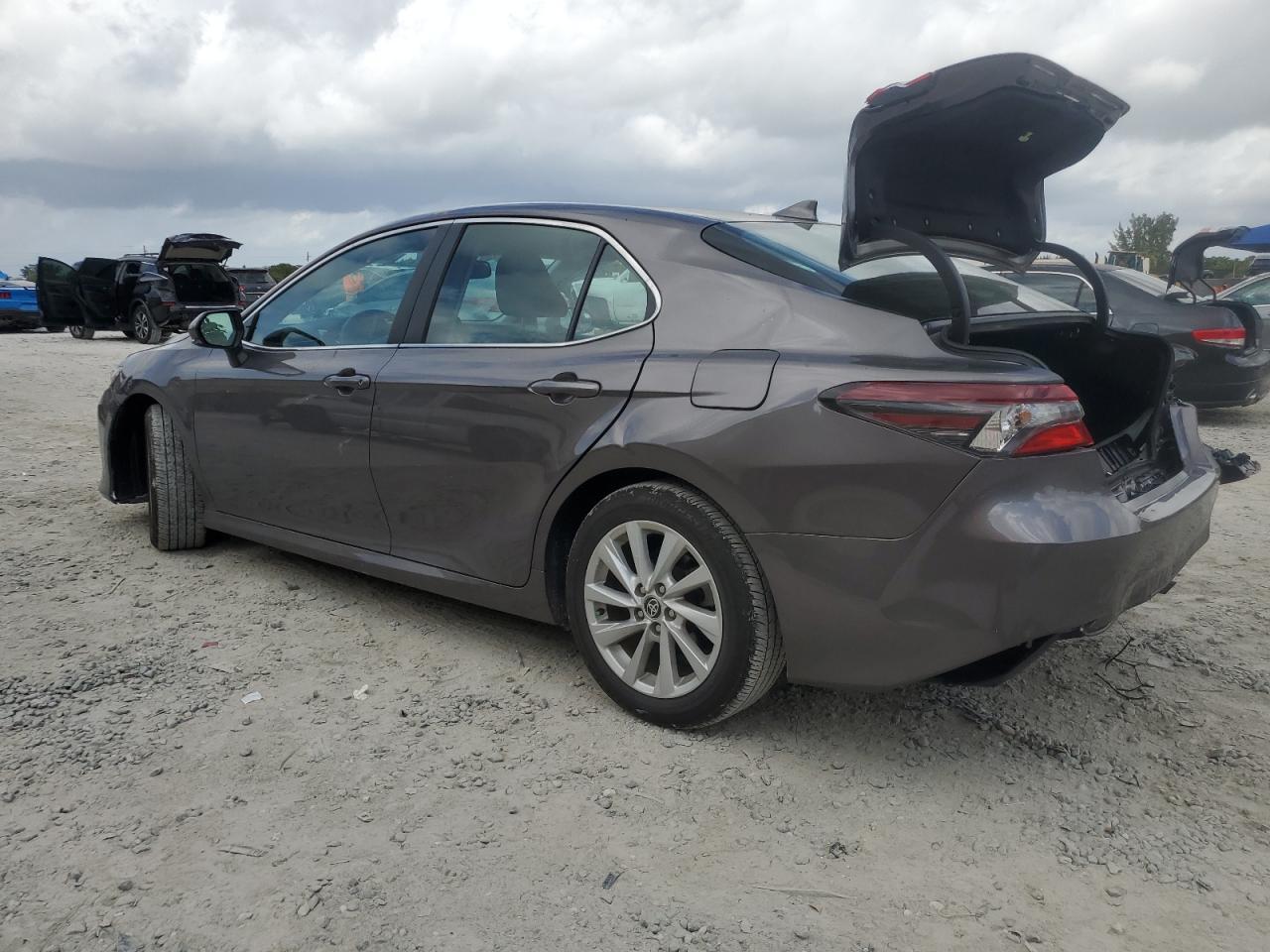 2024 TOYOTA CAMRY LE - Фото 2
