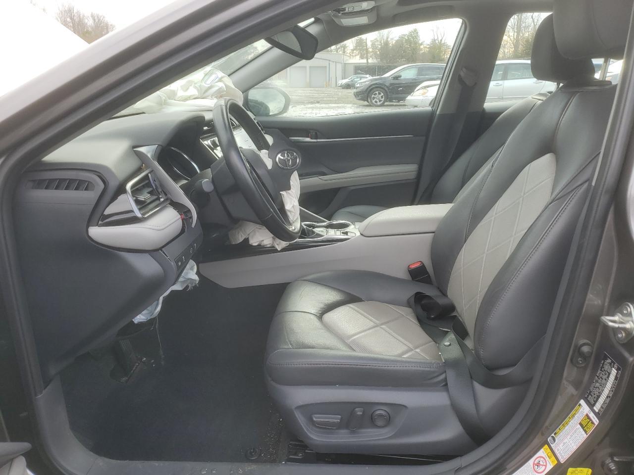 2019 TOYOTA CAMRY L - Фото 7