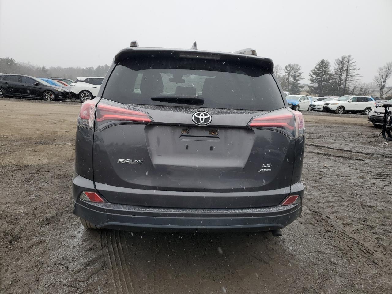 2017 TOYOTA RAV4 LE - Фото 6