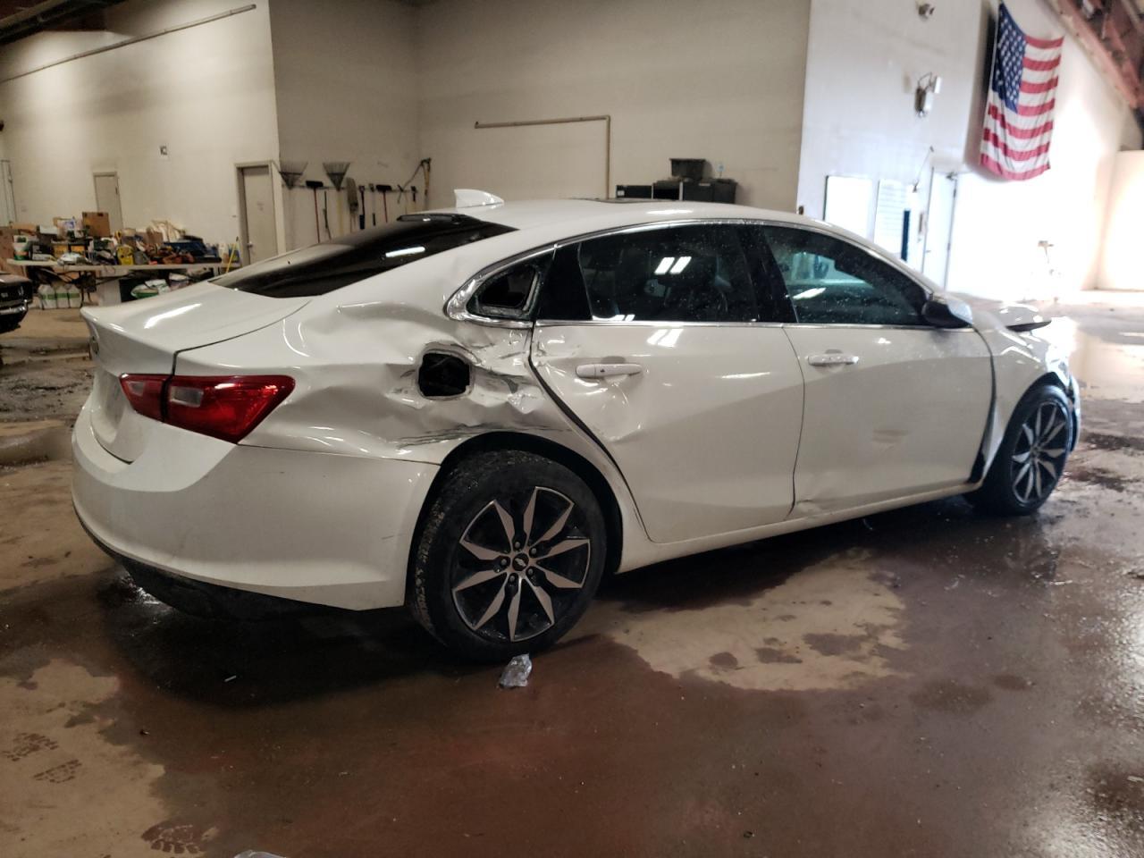 2017 CHEVROLET MALIBU LT - Image 3