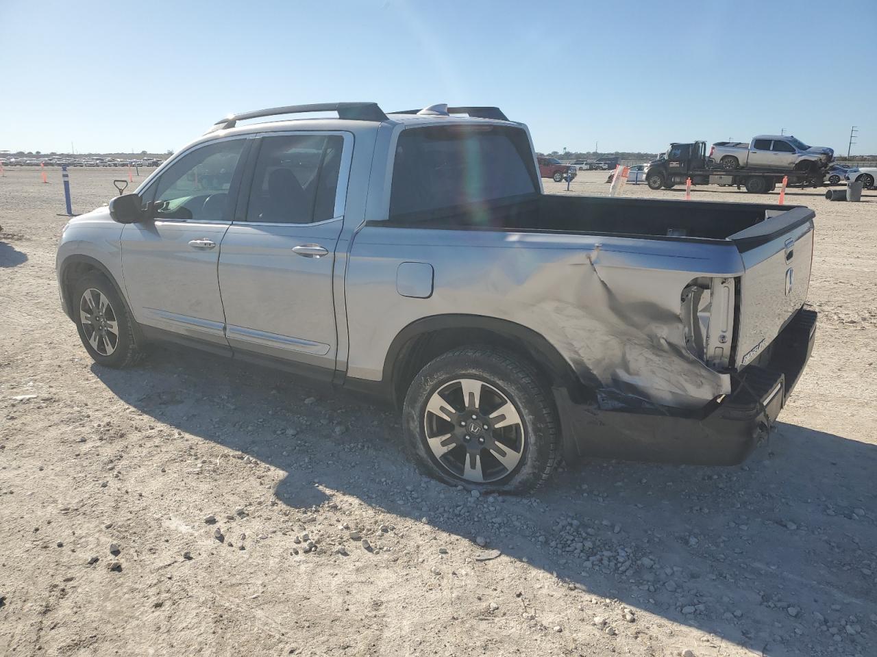 2017 HONDA RIDGELINE - Фото 2