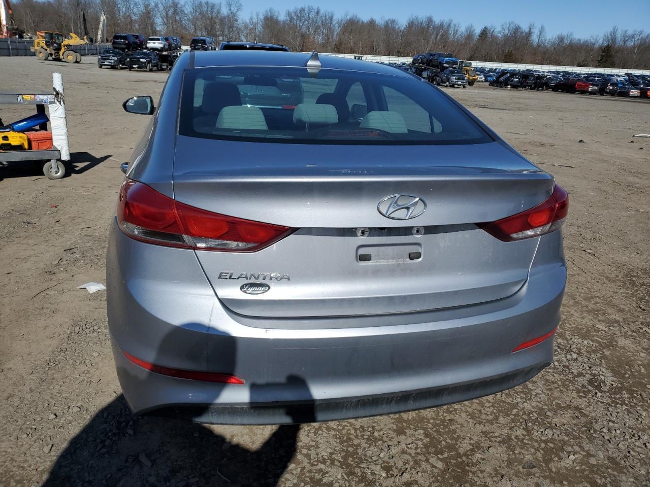 2017 HYUNDAI ELANTRA SE - Фото 6