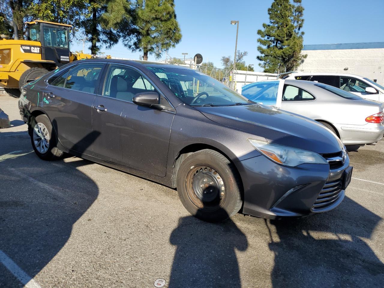 2017 TOYOTA CAMRY LE - Фото 4