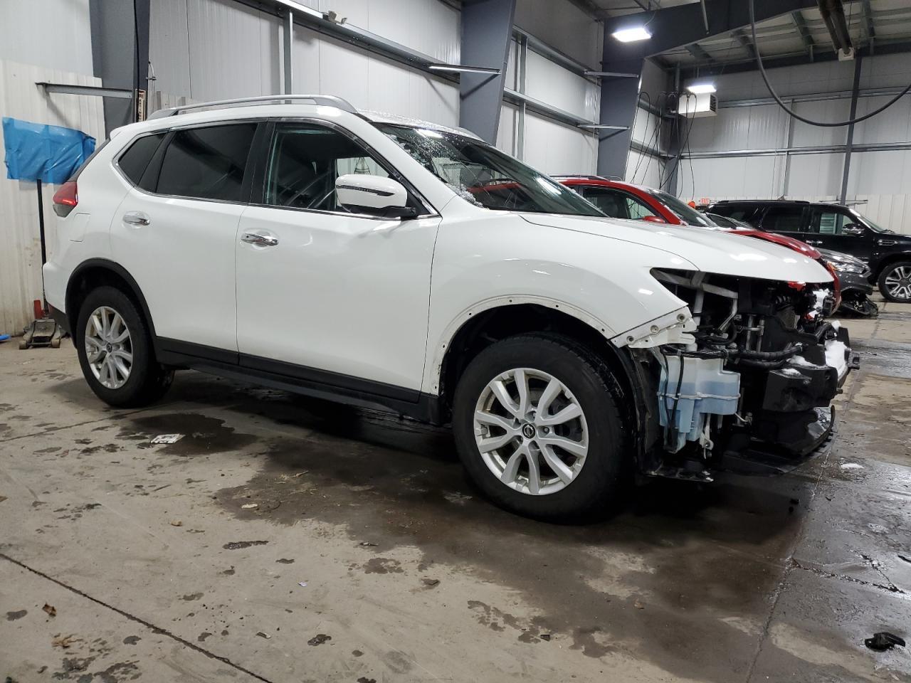 2017 NISSAN ROGUE SV - Фото 4