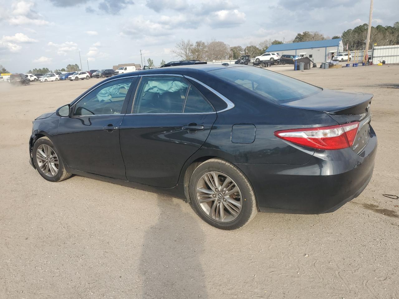 2015 TOYOTA CAMRY LE - Фото 2