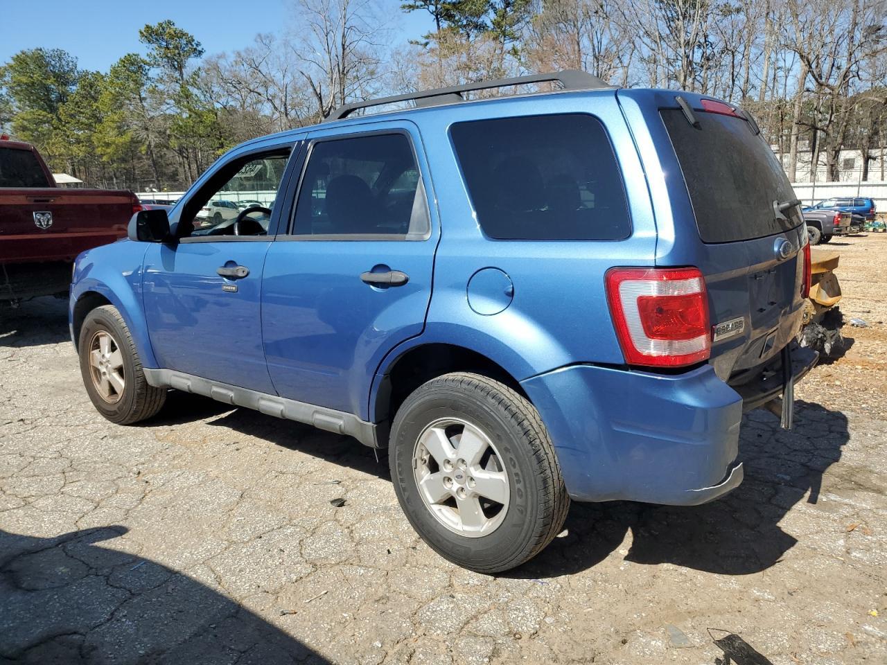 2010 FORD ESCAPE XLT - Image 2
