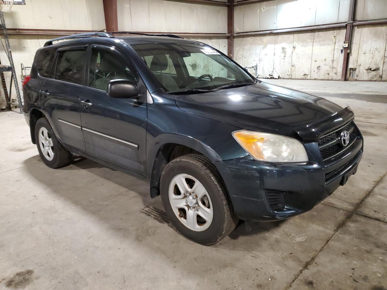 2011 TOYOTA RAV4 - Фото 4