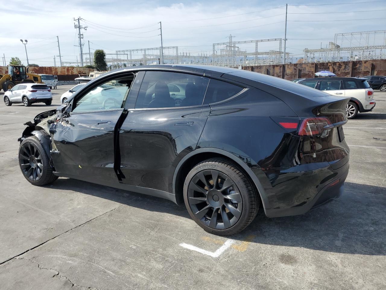 2023 TESLA MODEL Y - Фото 2