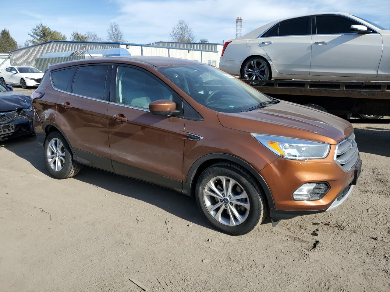2017 FORD ESCAPE SE - Image 4
