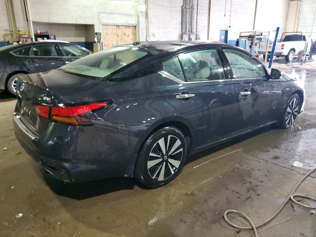 2020 NISSAN ALTIMA SV - Фото 3