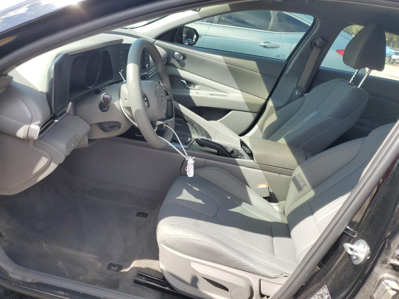 2023 HYUNDAI ELANTRA SE - Image 7