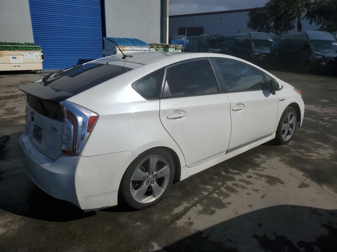 2015 TOYOTA PRIUS - Image 3