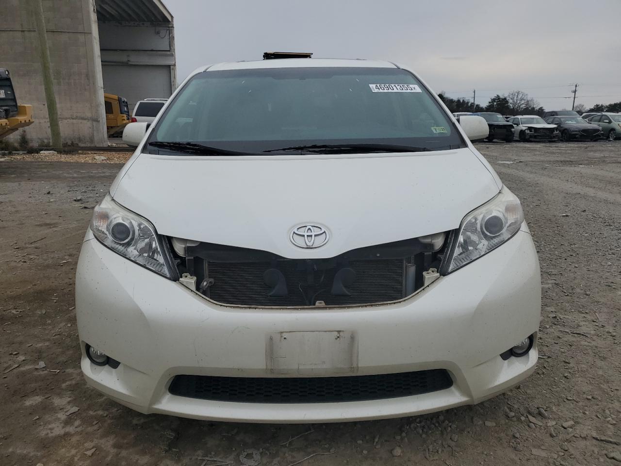 2015 TOYOTA SIENNA XLE - Фото 5