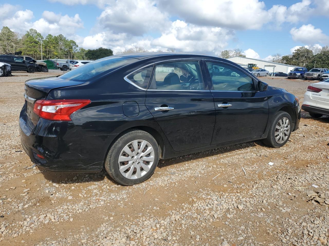 2017 NISSAN SENTRA S - Фото 3