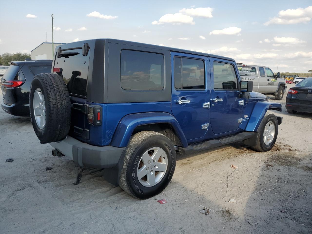 2010 JEEP WRANGLER U - Image 3