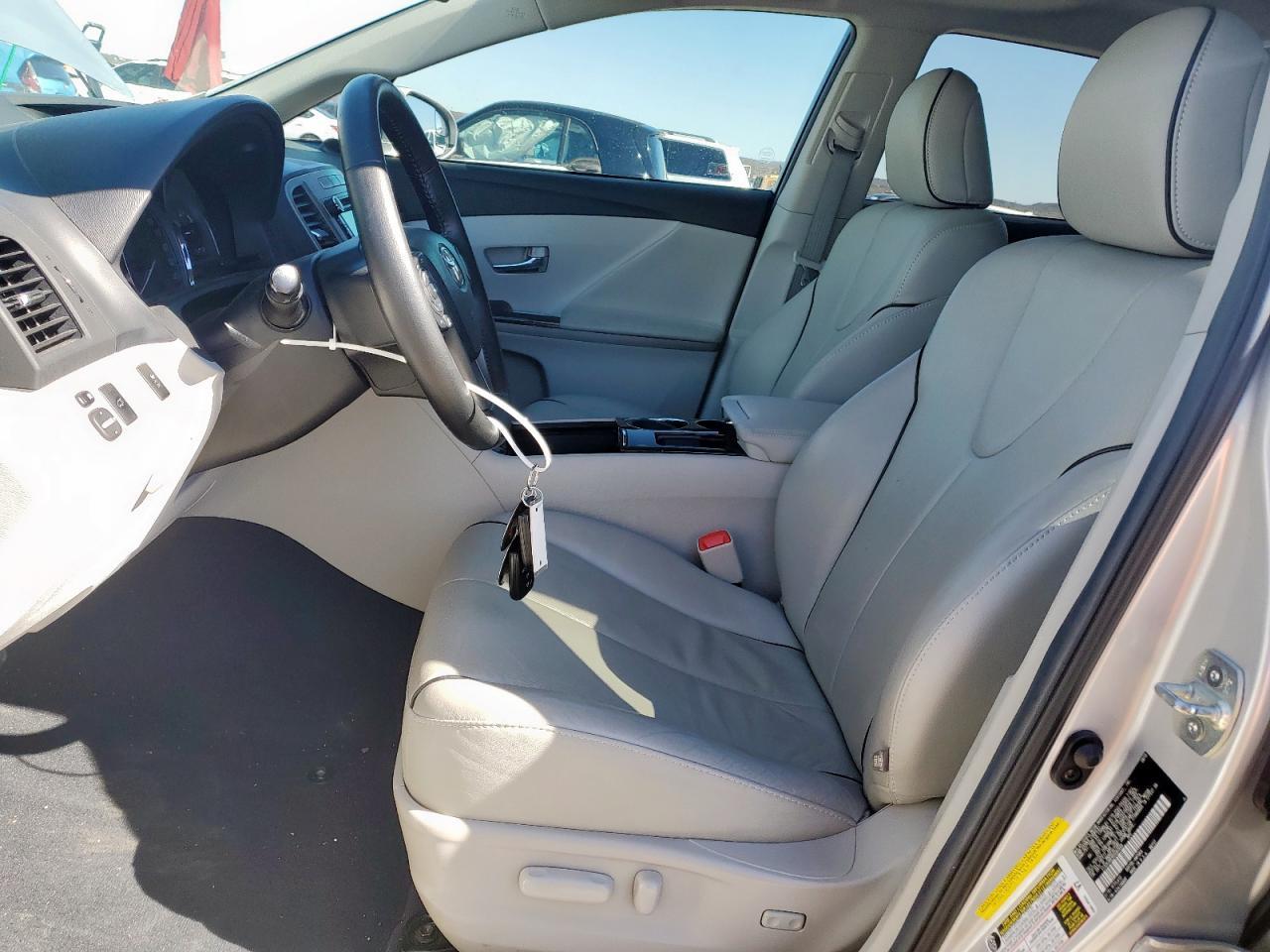 2013 TOYOTA VENZA LE - Фото 7