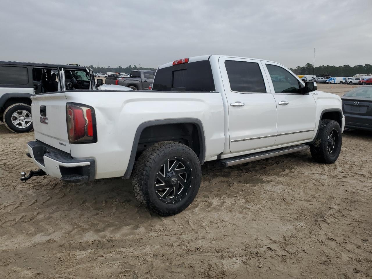 2018 GMC SIERRA K15 - Фото 3