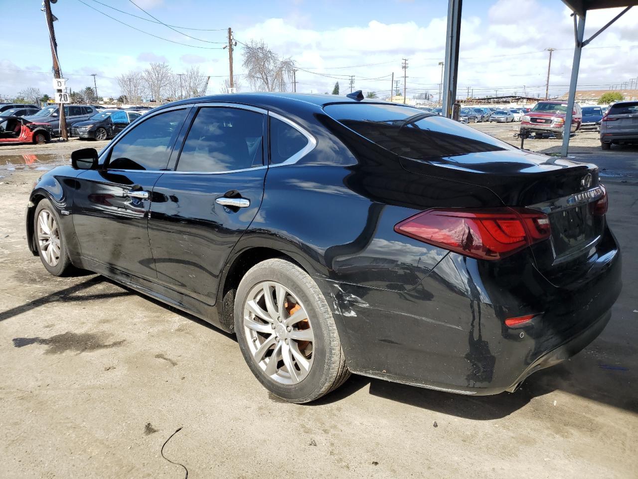 2015 INFINITI Q70 HYBRID - Image 2