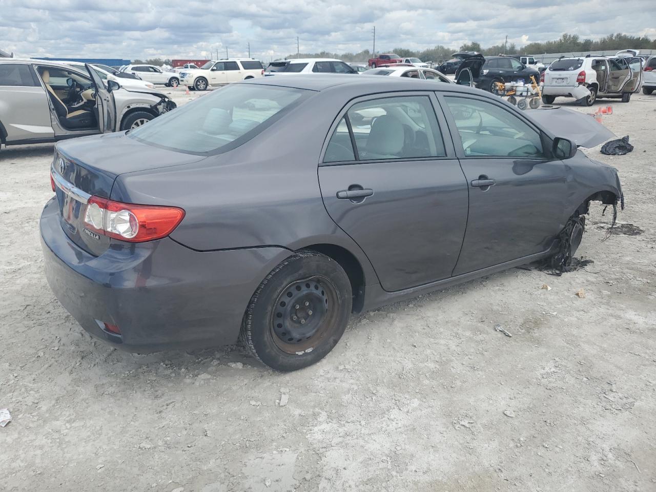 2013 TOYOTA COROLLA BA - Image 3