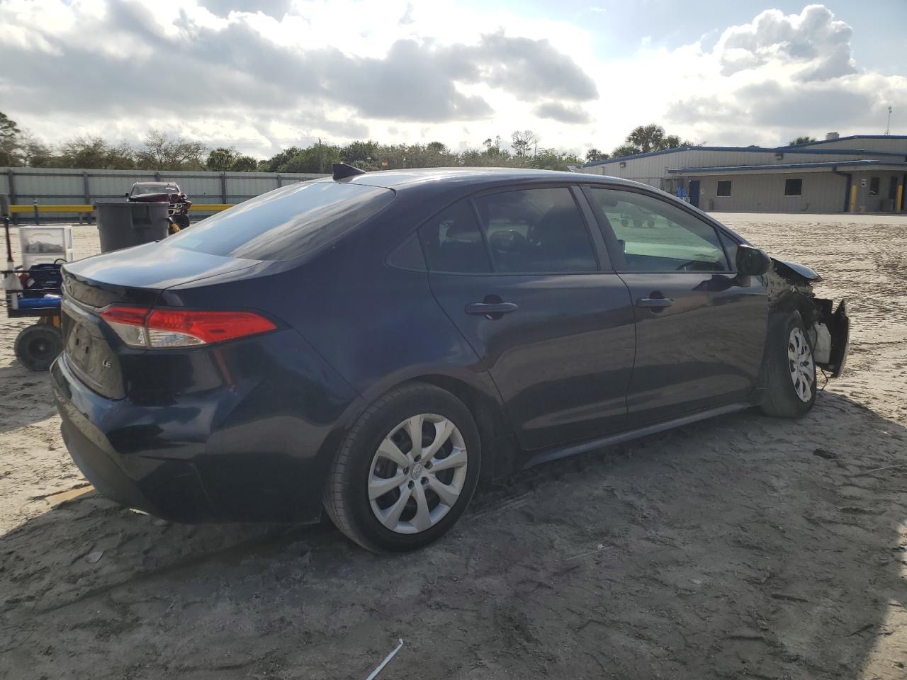 2020 TOYOTA COROLLA LE - Image 3