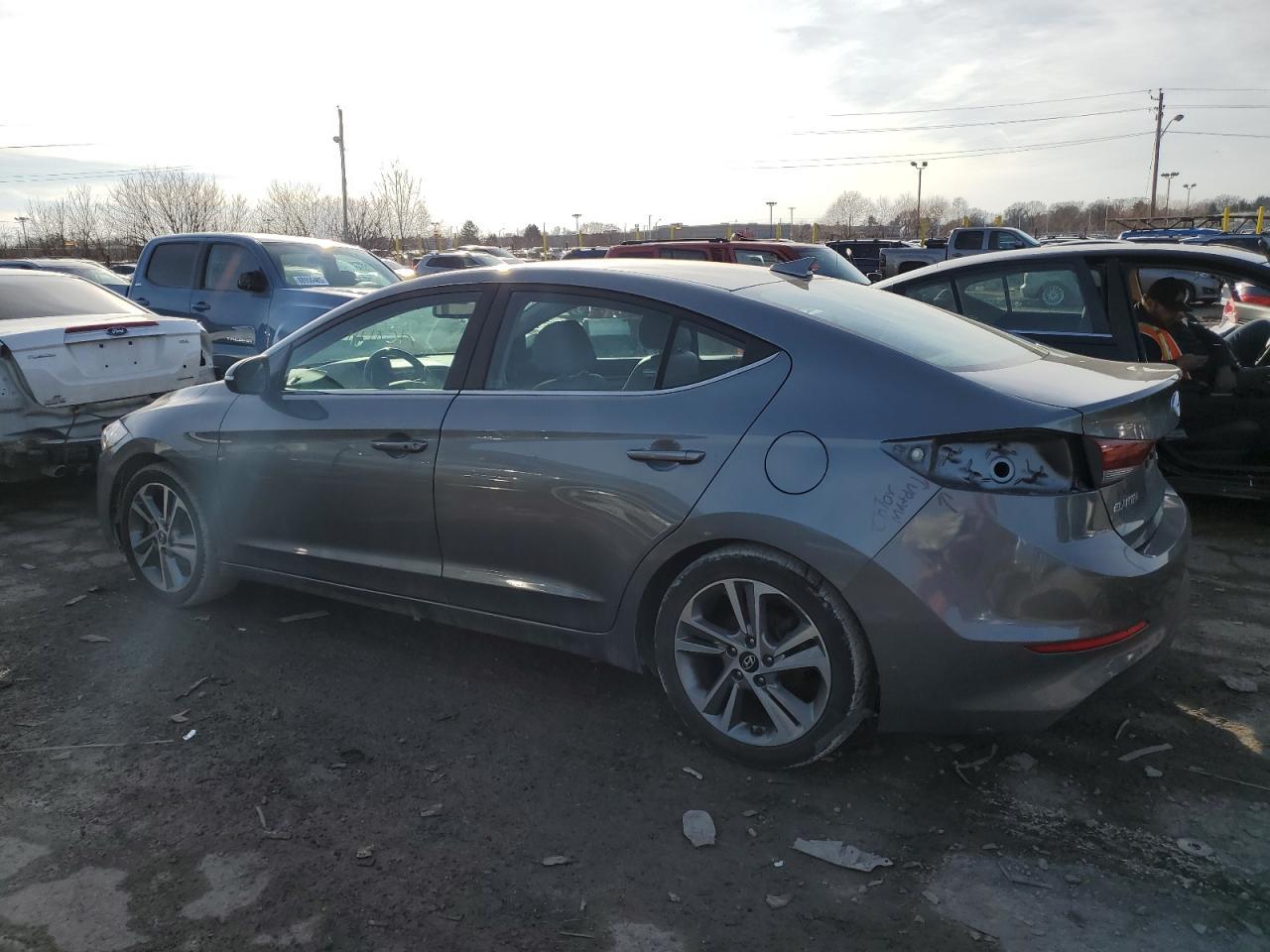2018 HYUNDAI ELANTRA SE - Фото 2