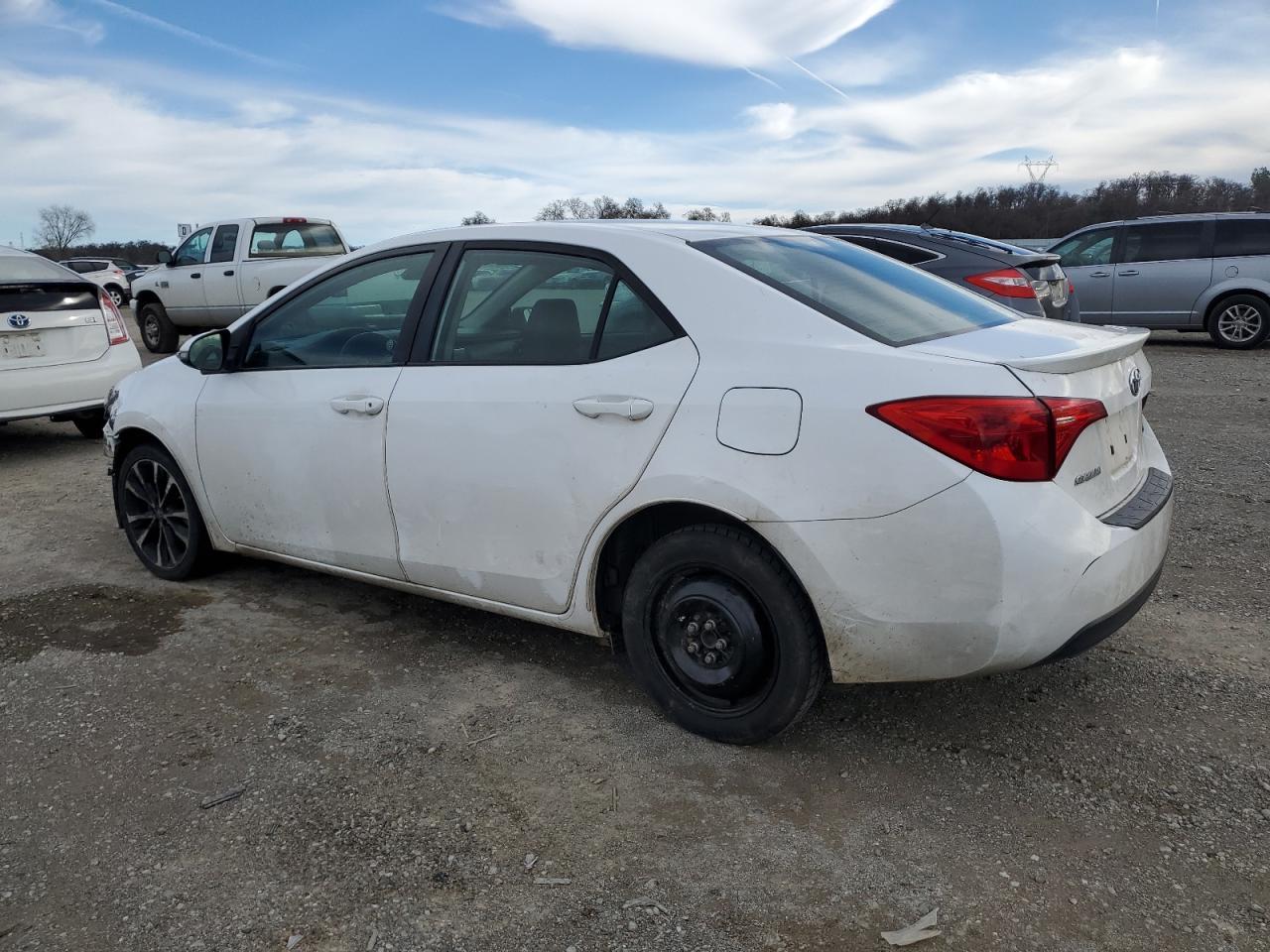 2019 TOYOTA COROLLA L - Фото 2