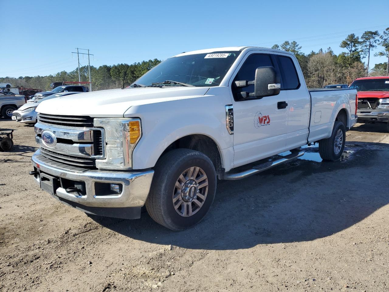 2017 FORD F250 SUPER