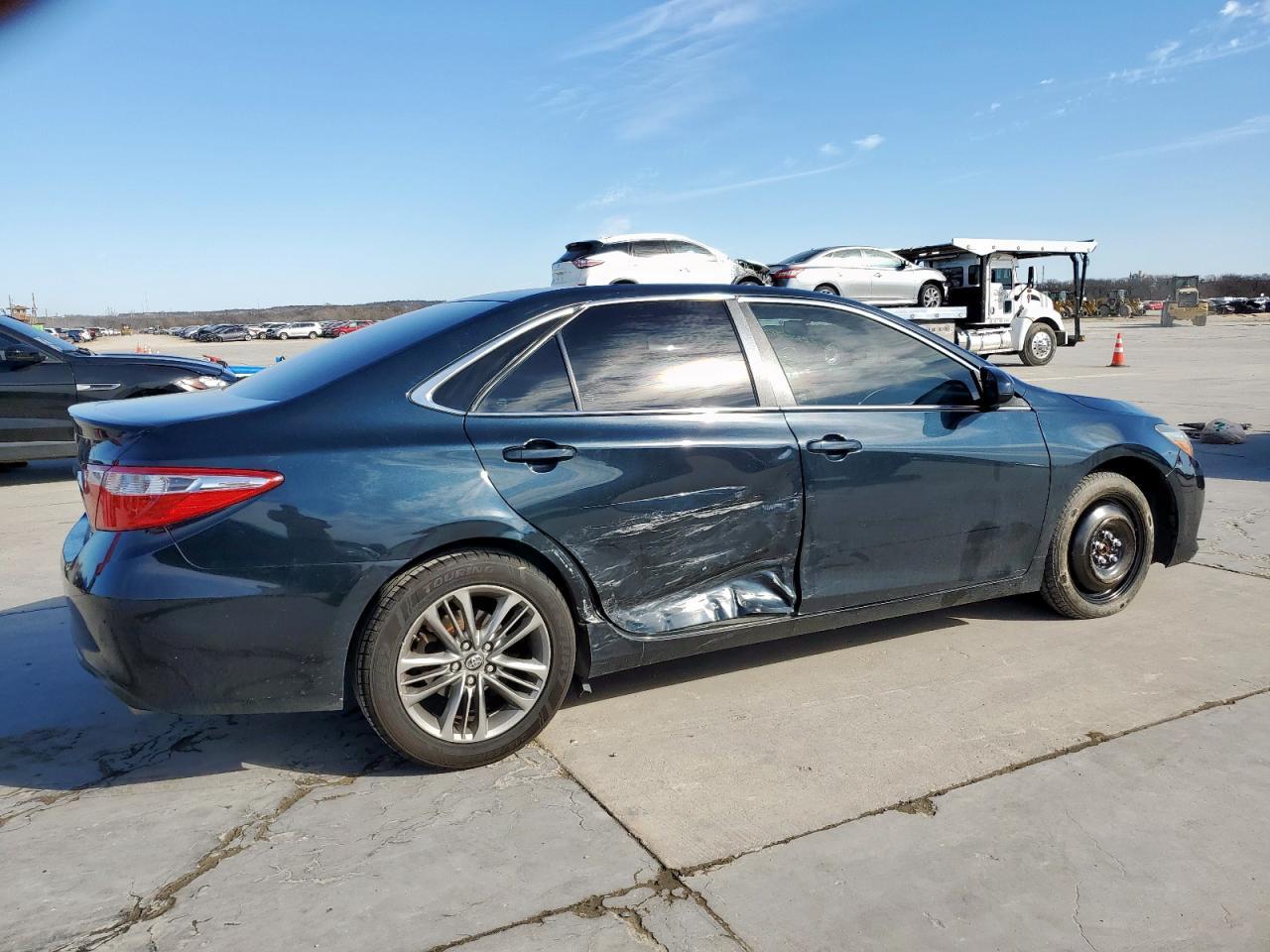 2017 TOYOTA CAMRY LE - Image 3