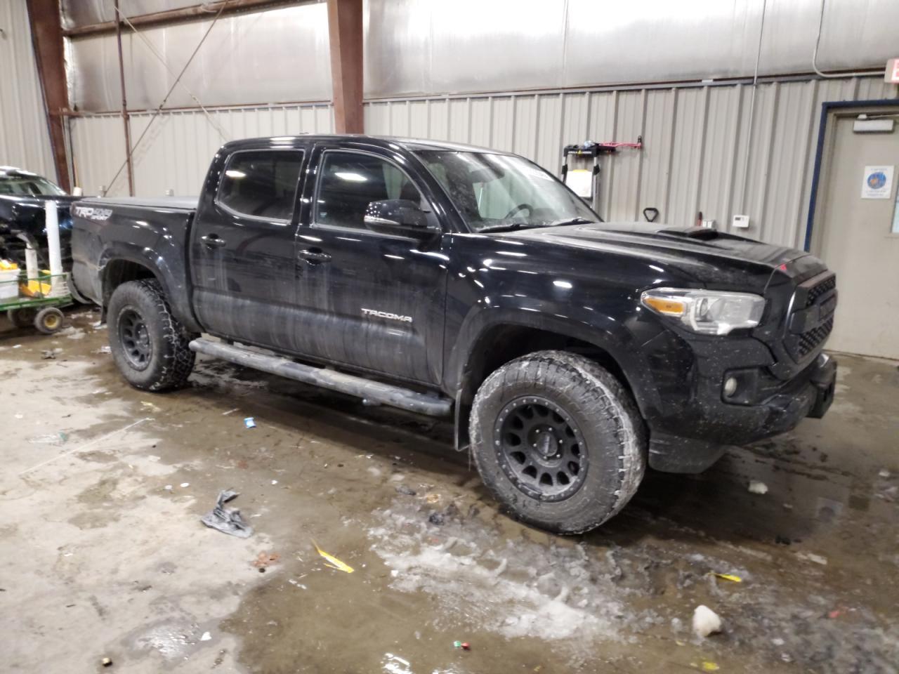 2017 TOYOTA TACOMA DOU - Фото 4