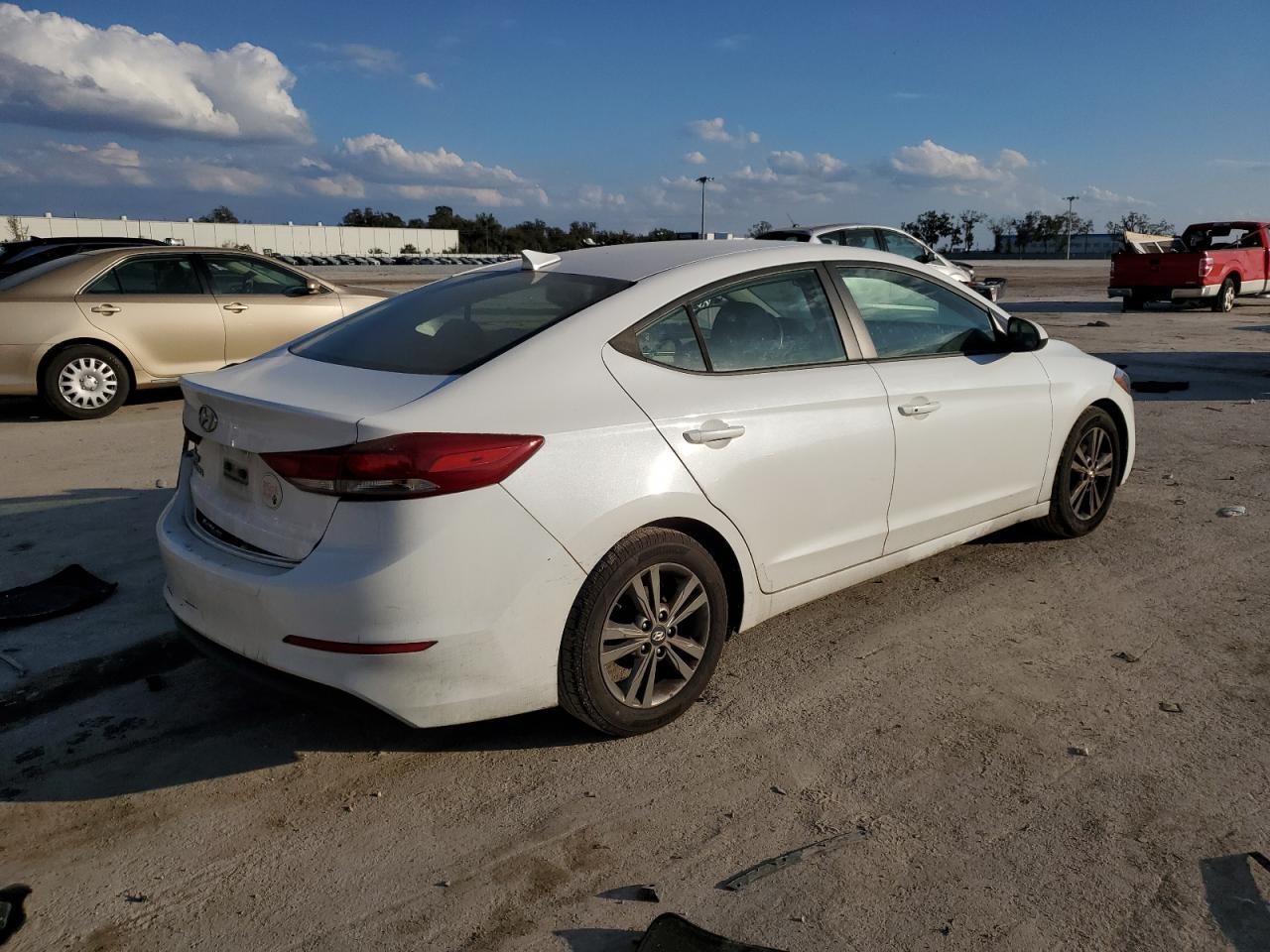 2017 HYUNDAI ELANTRA SE - Image 3