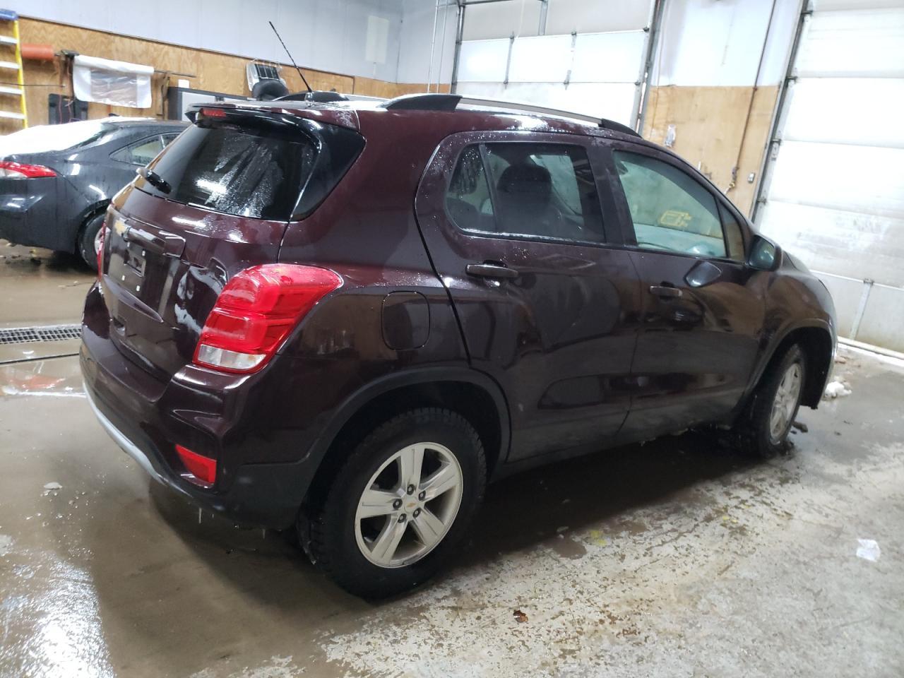 2021 CHEVROLET TRAX 1LT - Image 3