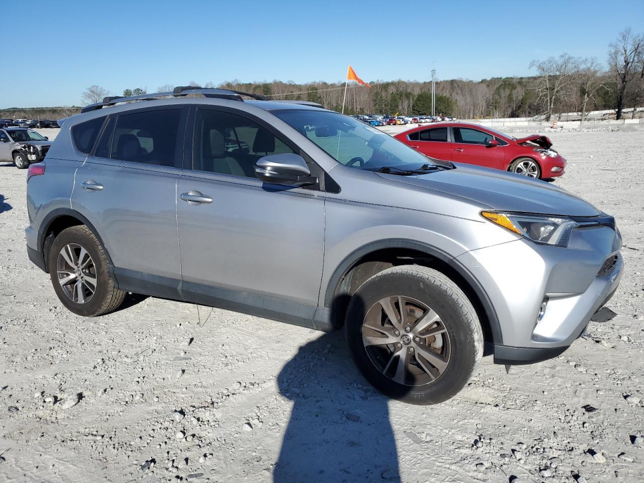 2017 TOYOTA RAV4 XLE - Фото 4