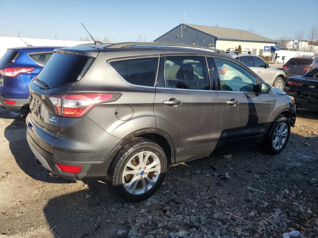 2017 FORD ESCAPE SE - Image 3