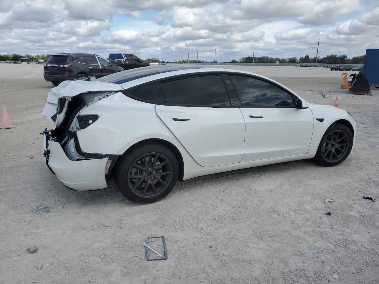 2023 TESLA MODEL 3 - Image 3