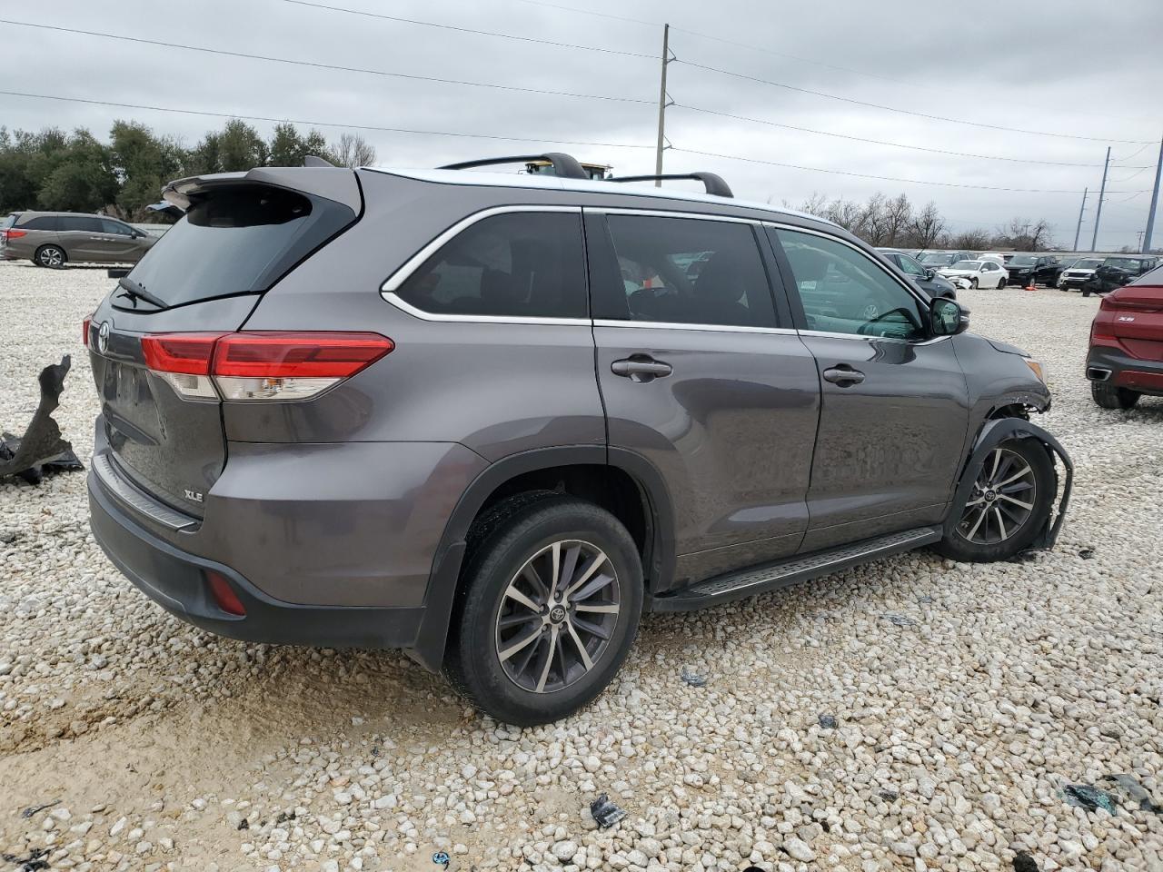 2018 TOYOTA HIGHLANDER - Фото 3