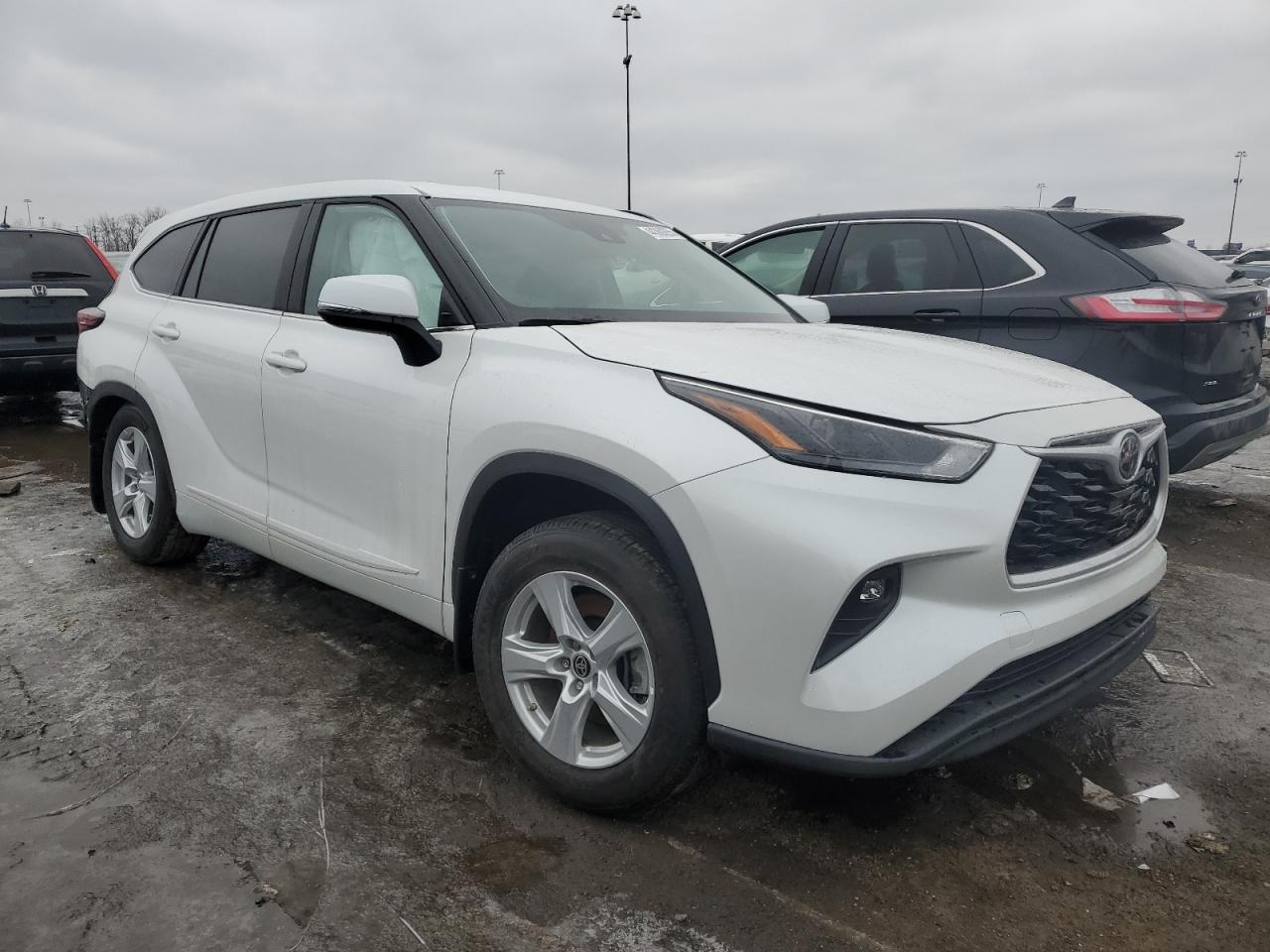 2024 TOYOTA HIGHLANDER - Image 4