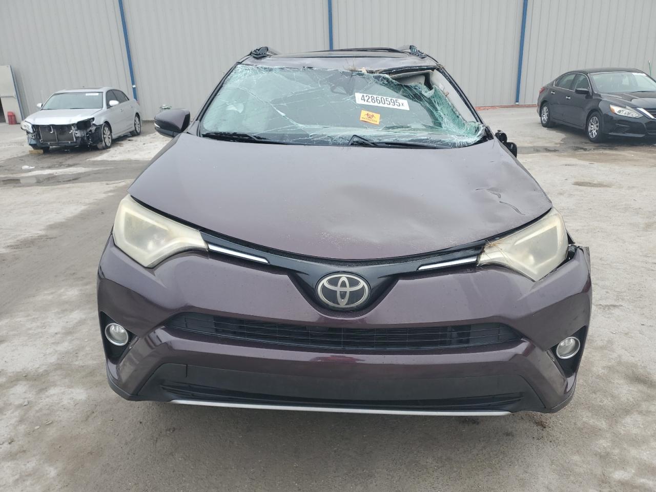 2017 TOYOTA RAV4 XLE - Фото 5